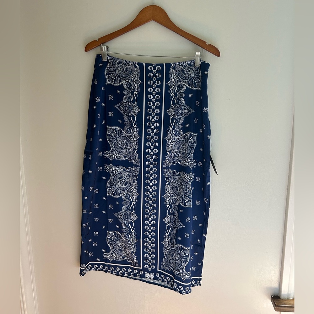 NWT Lulus Calypso Blue Banadana Print Satin Midi Skirt - Picture 2 of 9